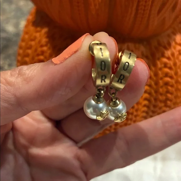 Dior Gold and Pearl Stud Earrings - Picture 5 of 10
